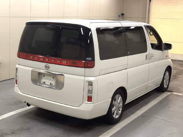 NISSAN ELGRAND