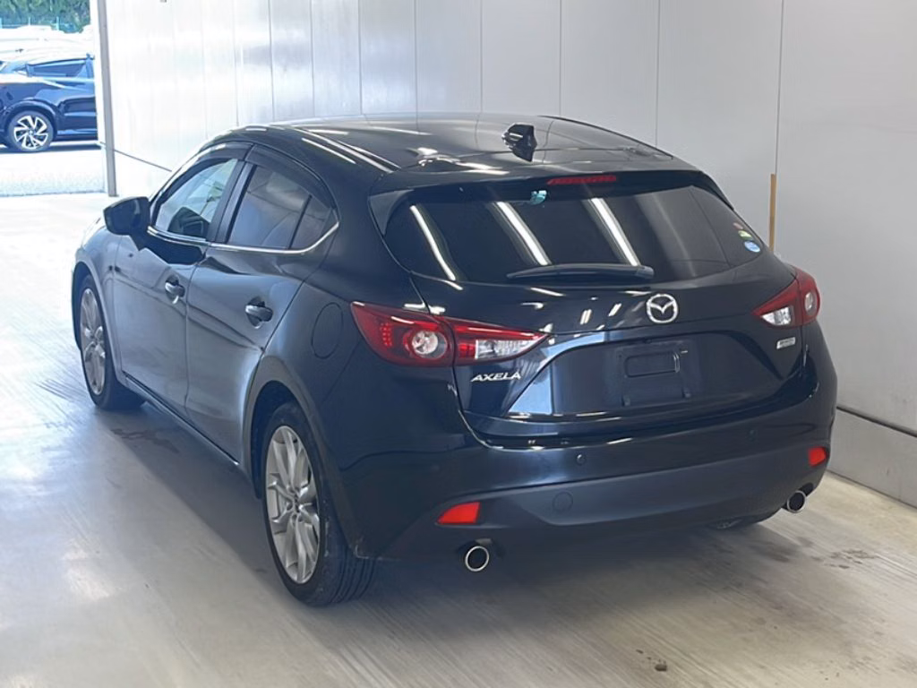 MAZDA AXELA