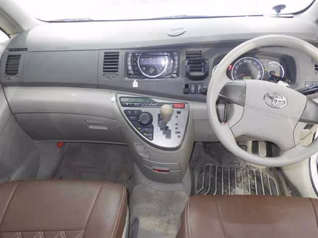 TOYOTA ISIS