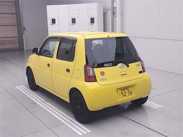 DAIHATSU ESSE