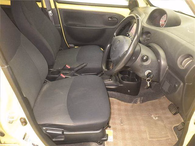 DAIHATSU ESSE