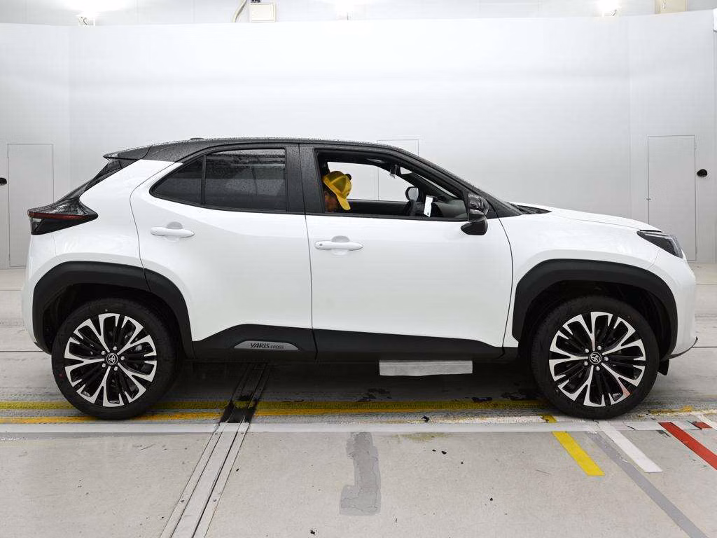 TOYOTA YARIS CROSS