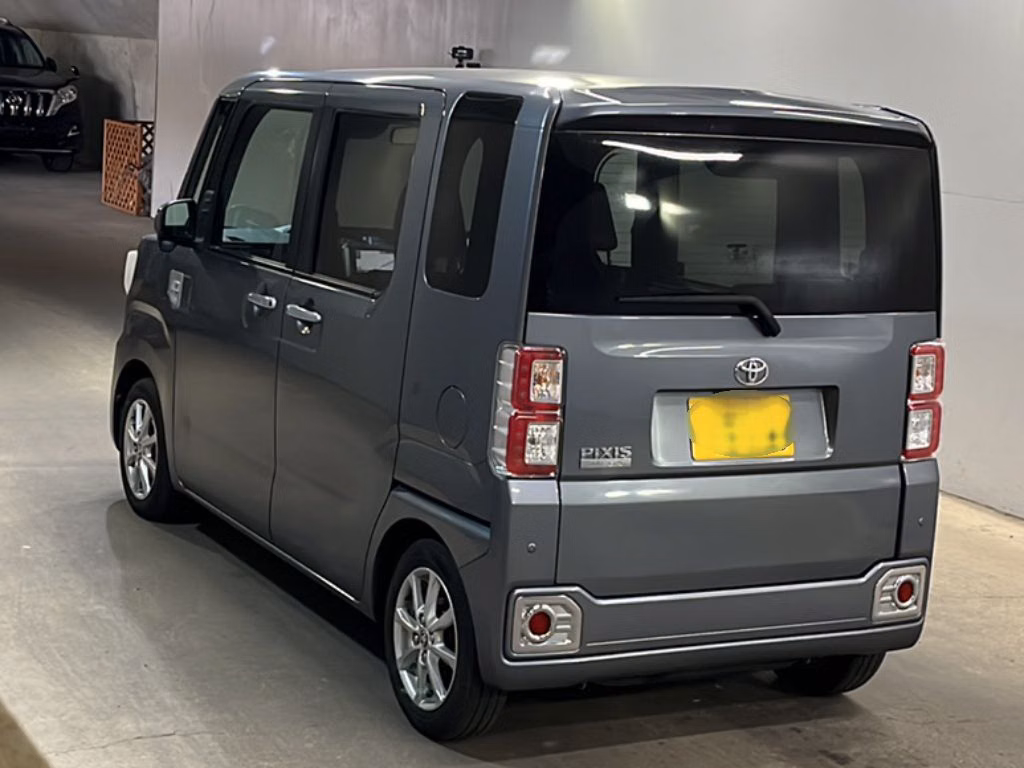 TOYOTA PIXIS MEGA