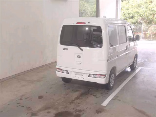 TOYOTA PIXIS VAN