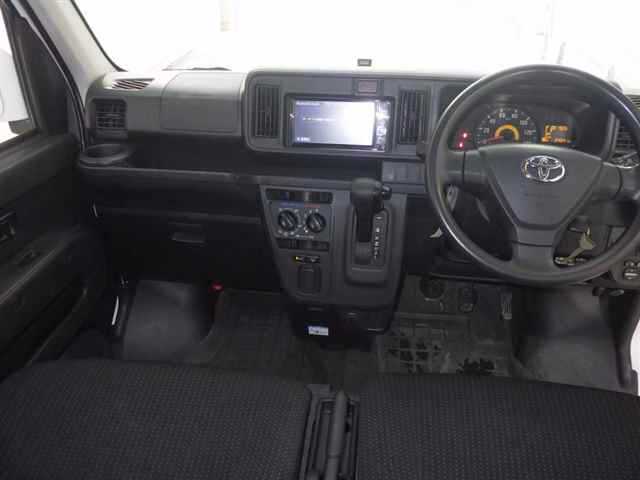 TOYOTA PIXIS VAN