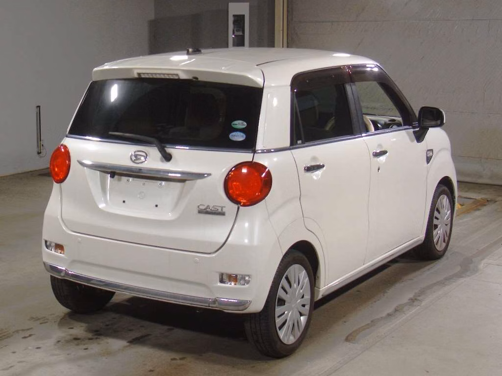 DAIHATSU CAST