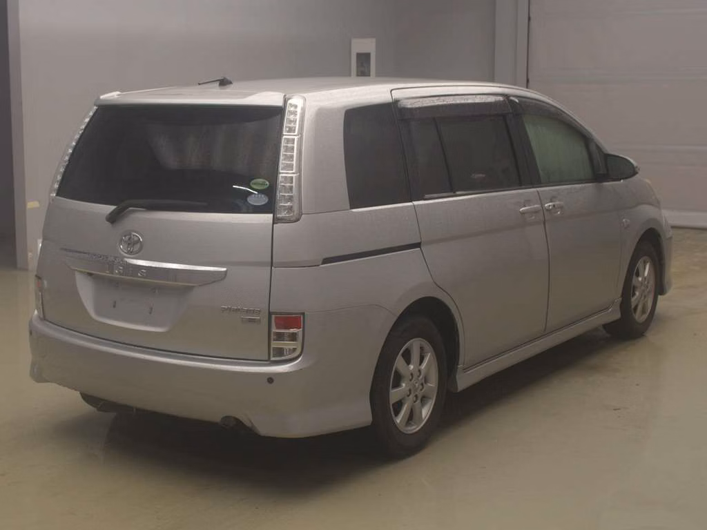 TOYOTA ISIS