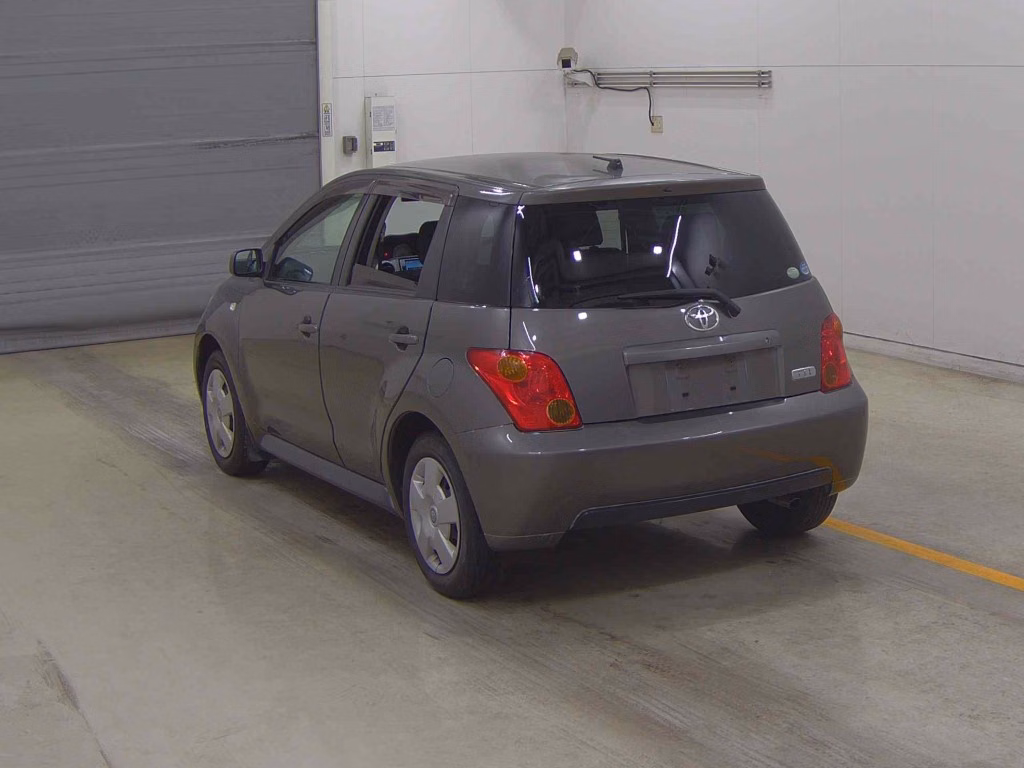 TOYOTA IST