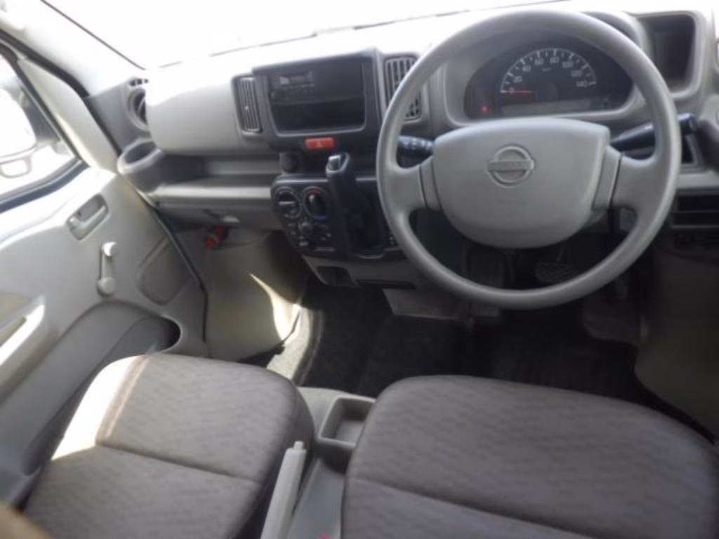 NISSAN NV100 CLIPPER