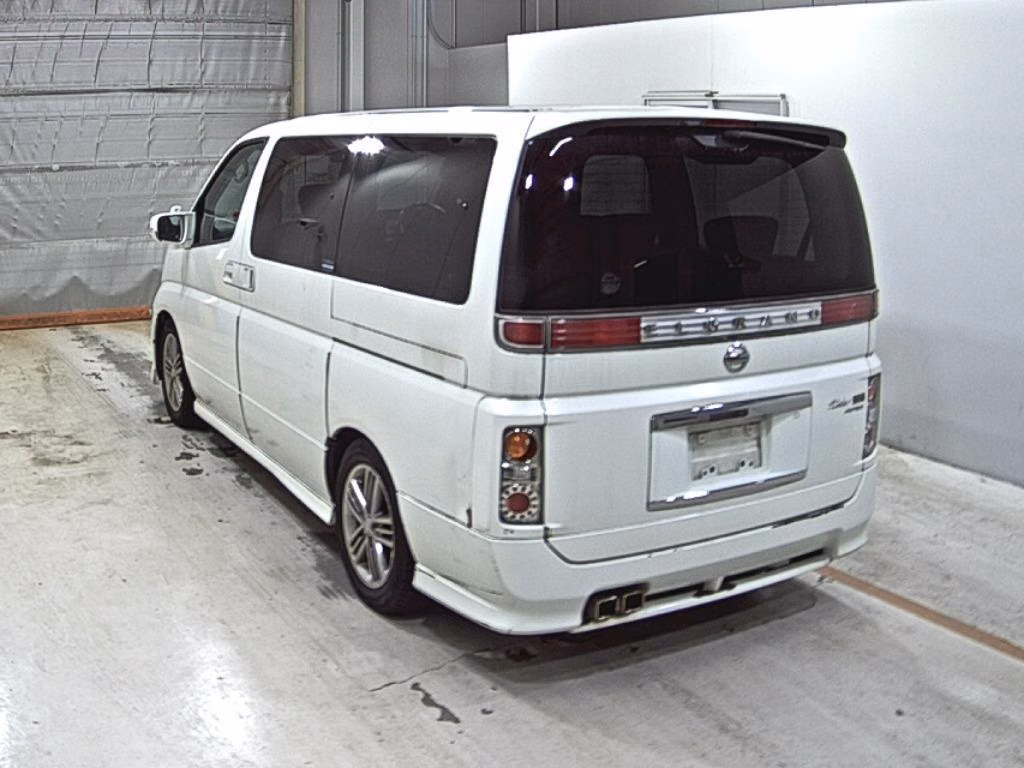 NISSAN ELGRAND
