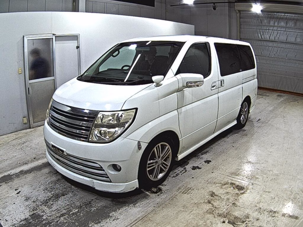 NISSAN ELGRAND
