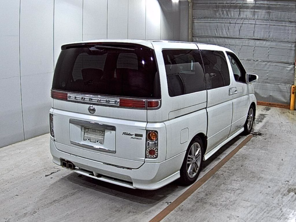 NISSAN ELGRAND