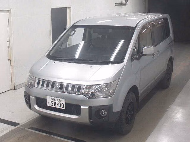 MITSUBISHI DELICA D:5