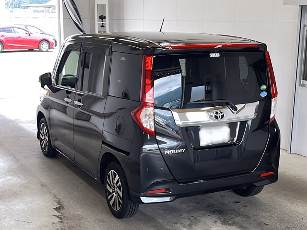 TOYOTA ROOMY