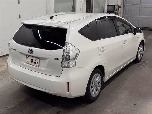 TOYOTA PRIUS ALPHA