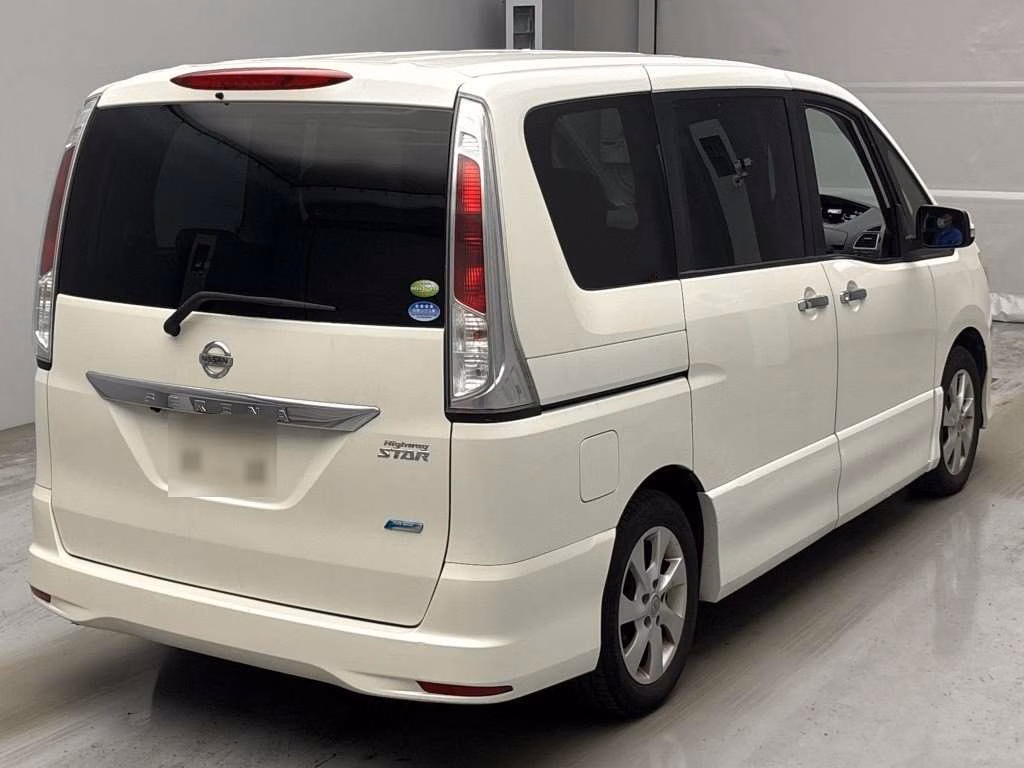 NISSAN SERENA