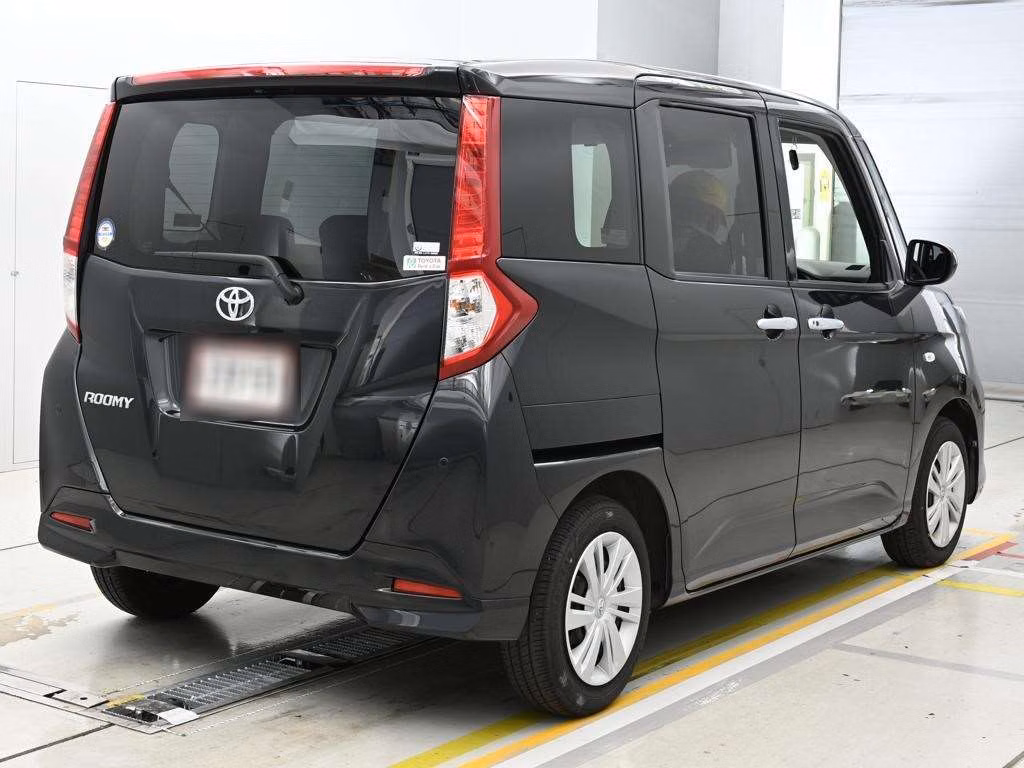 TOYOTA ROOMY