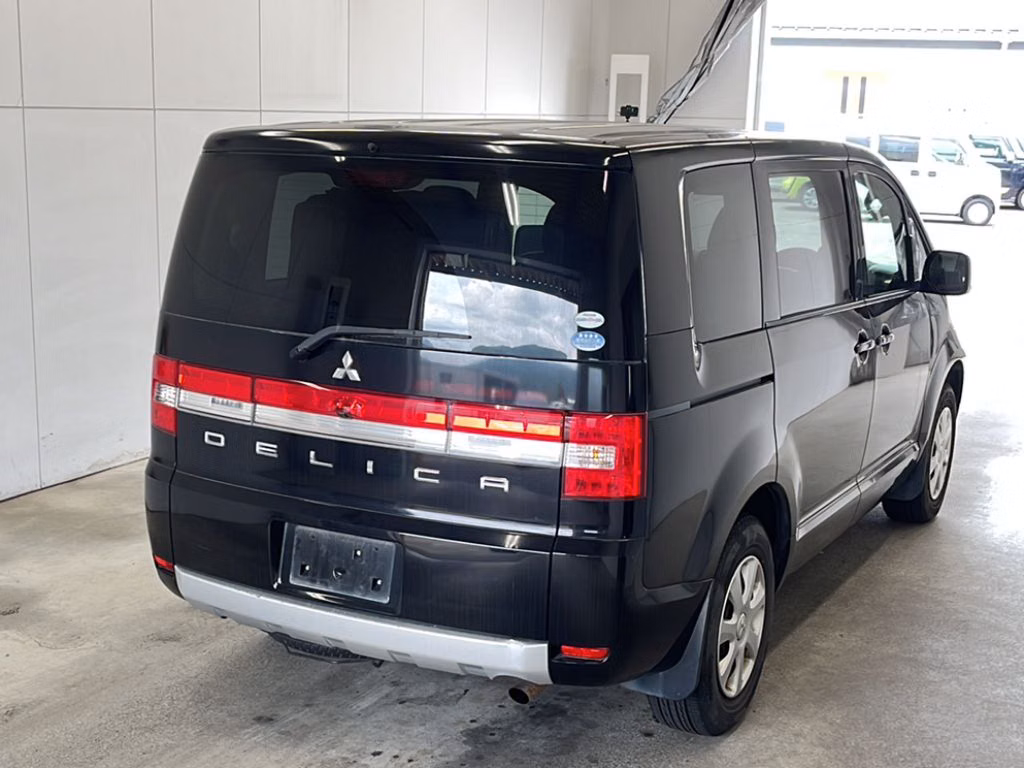 MITSUBISHI DELICA D:5