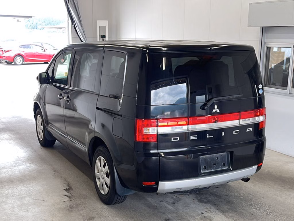 MITSUBISHI DELICA D:5
