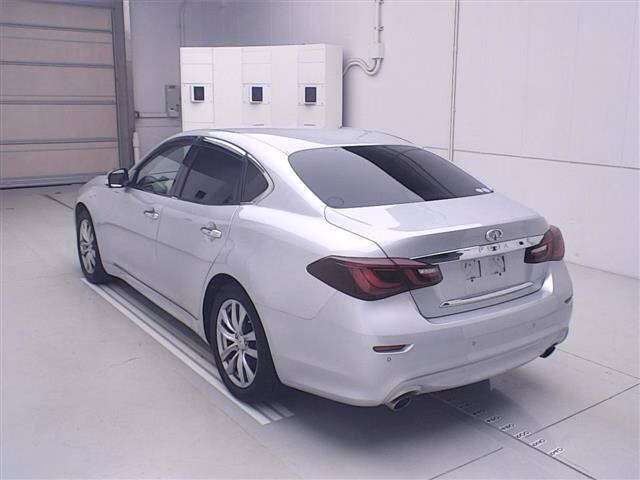 NISSAN FUGA