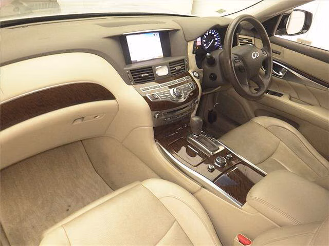 NISSAN FUGA