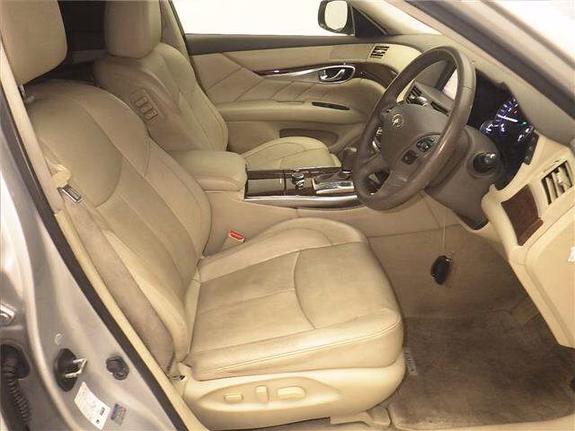 NISSAN FUGA