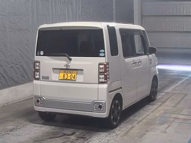 TOYOTA PIXIS MEGA