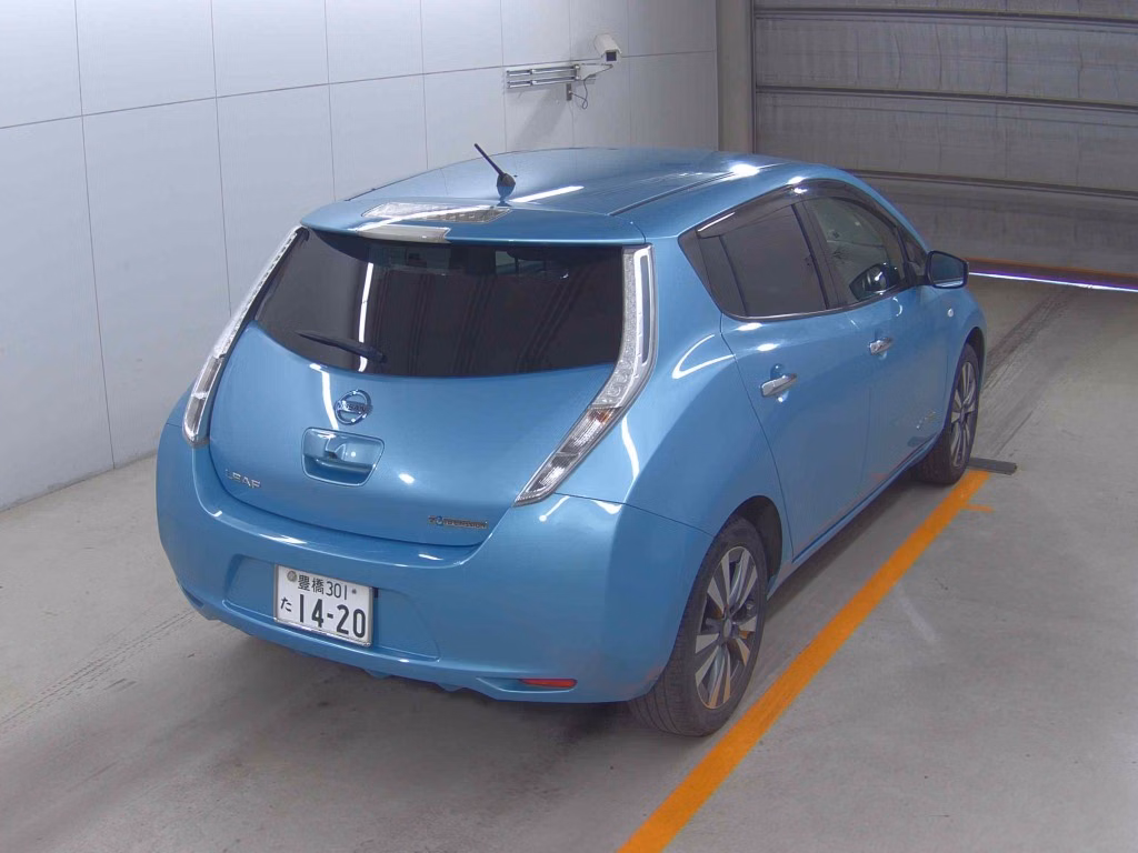 NISSAN LEAF