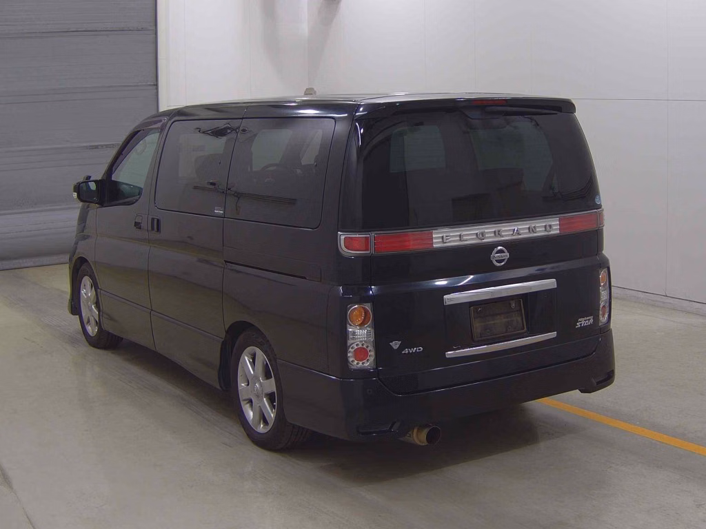 NISSAN ELGRAND