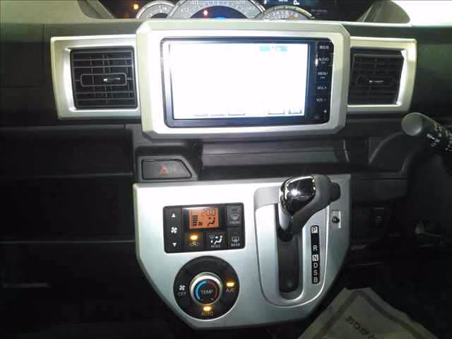 TOYOTA PIXIS MEGA