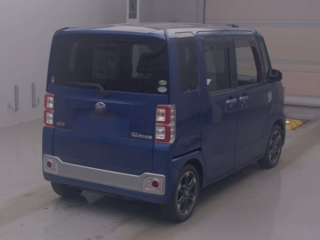 DAIHATSU WAKE