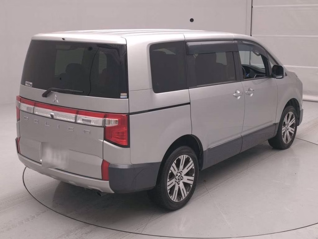 MITSUBISHI DELICA D:5
