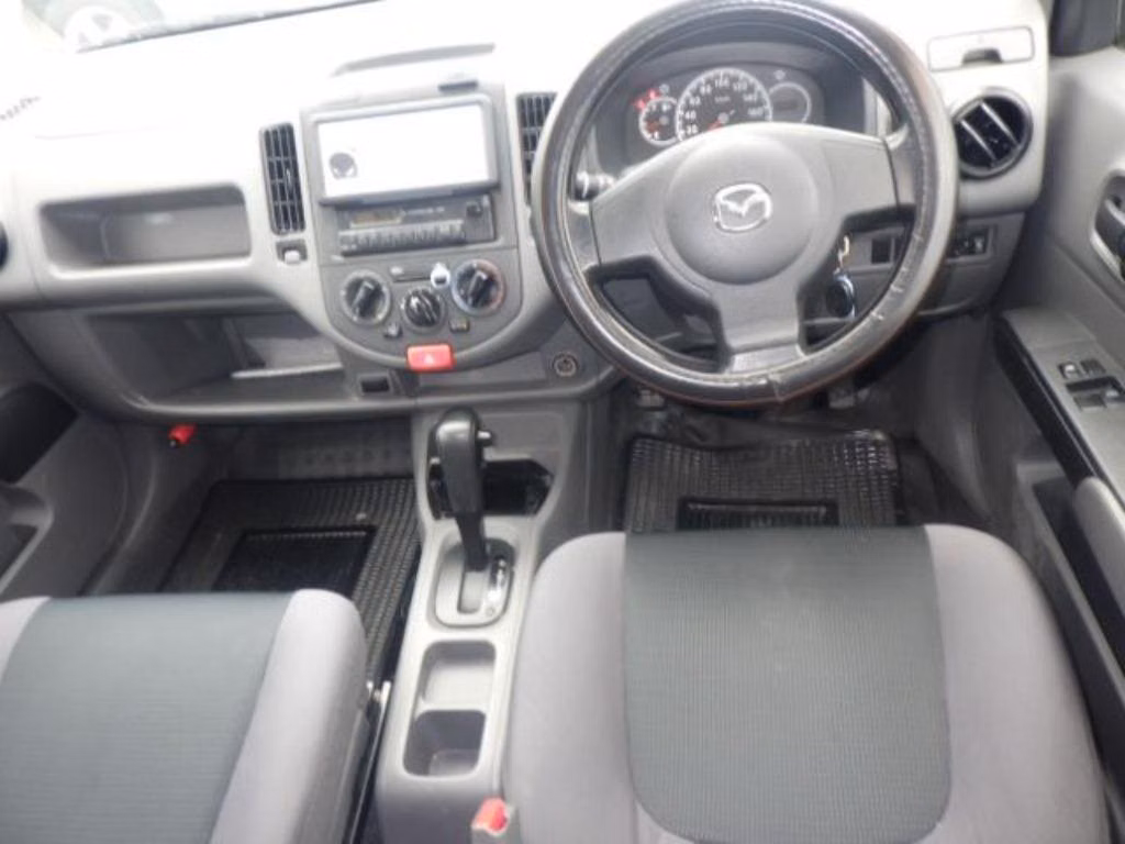 MAZDA FAMILIA