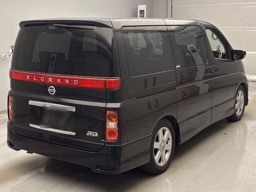 NISSAN ELGRAND