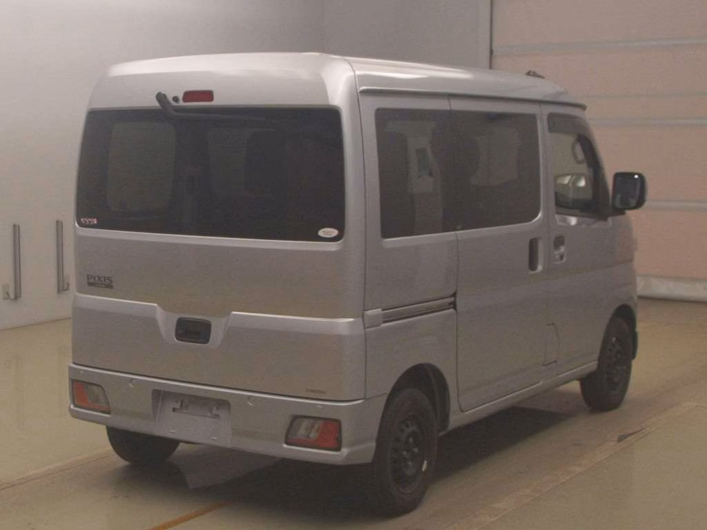 TOYOTA PIXIS VAN