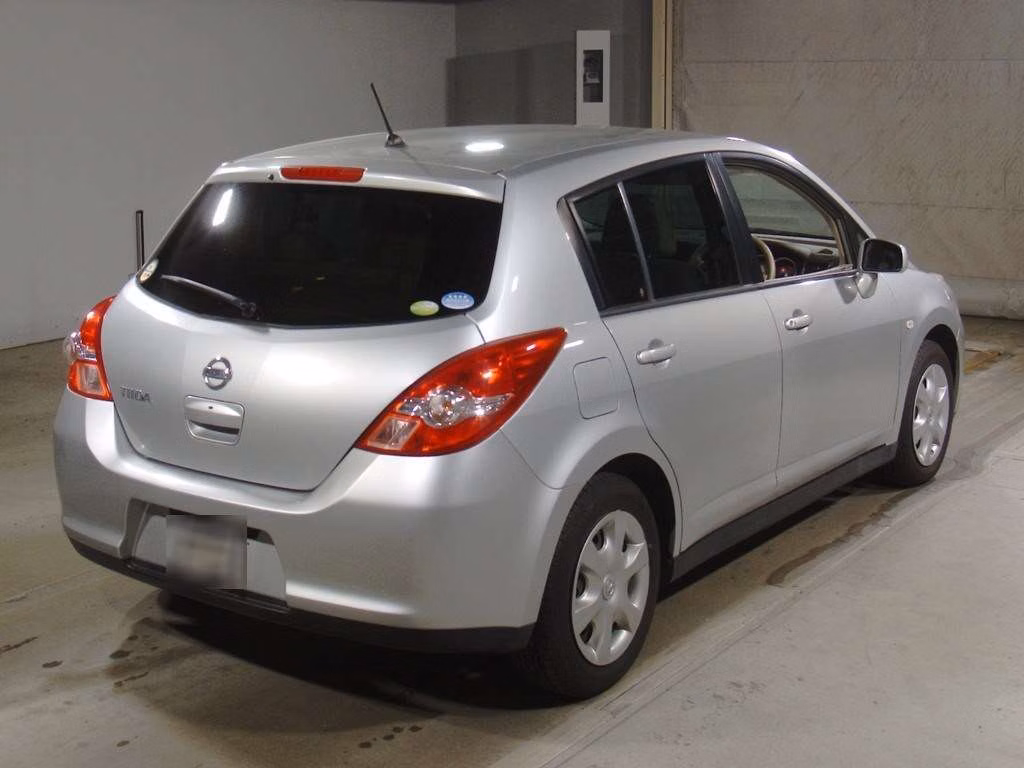 NISSAN TIIDA