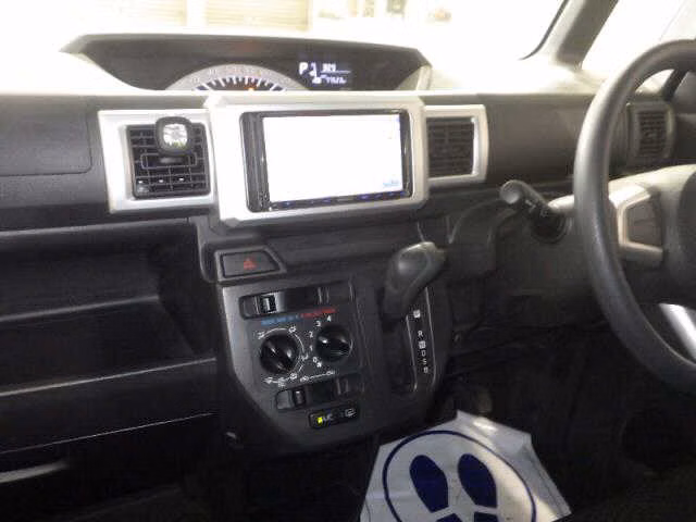 DAIHATSU WAKE