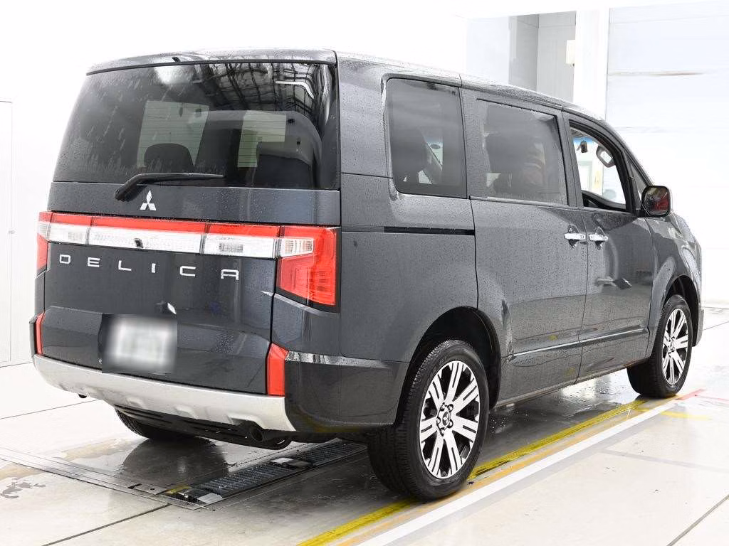 MITSUBISHI DELICA D:5