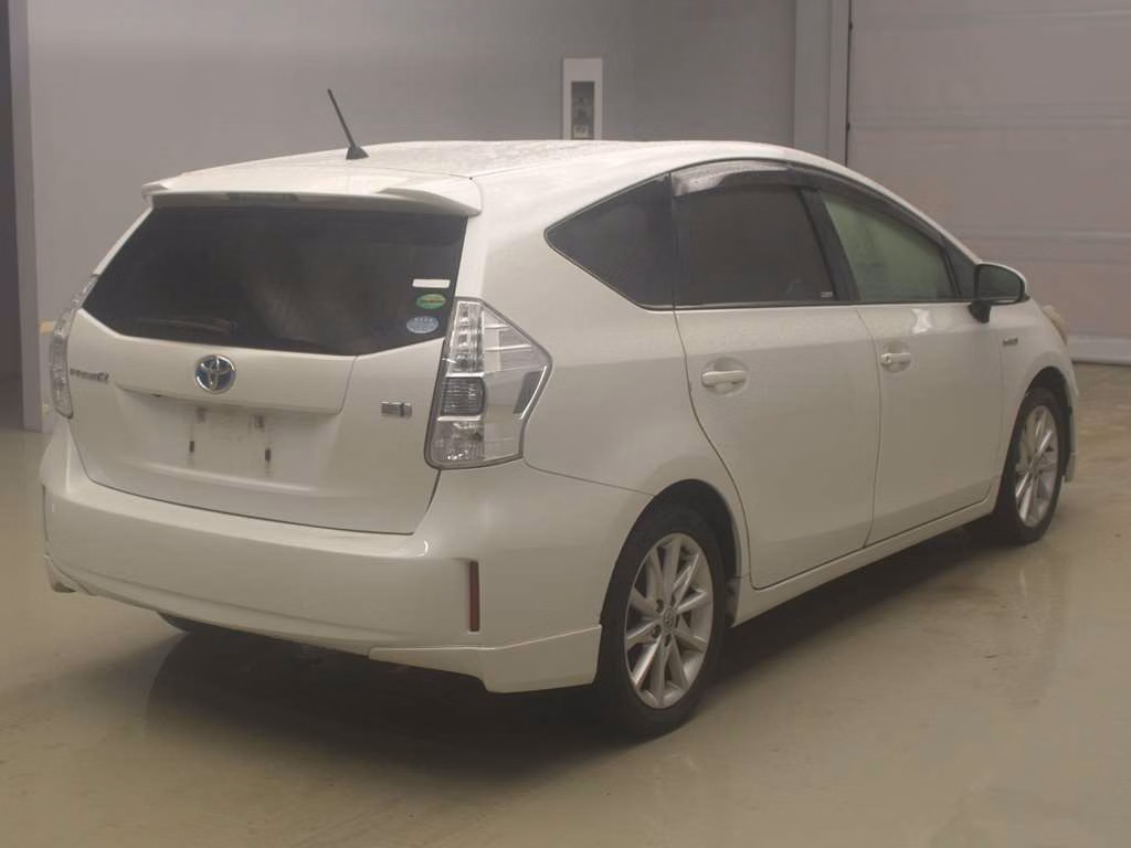 TOYOTA PRIUS ALPHA