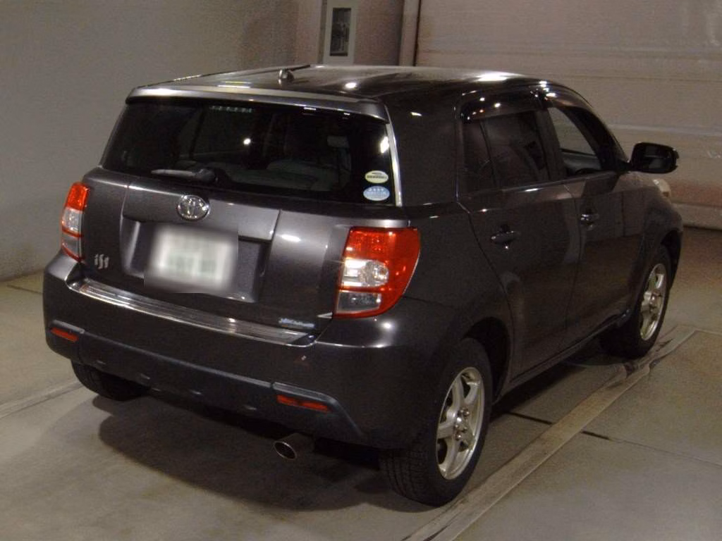 TOYOTA IST