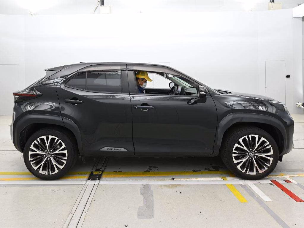 TOYOTA YARIS CROSS