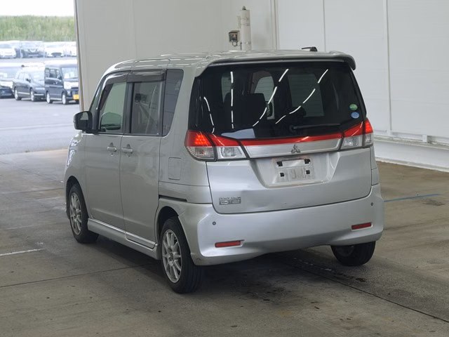 MITSUBISHI DELICA D:2