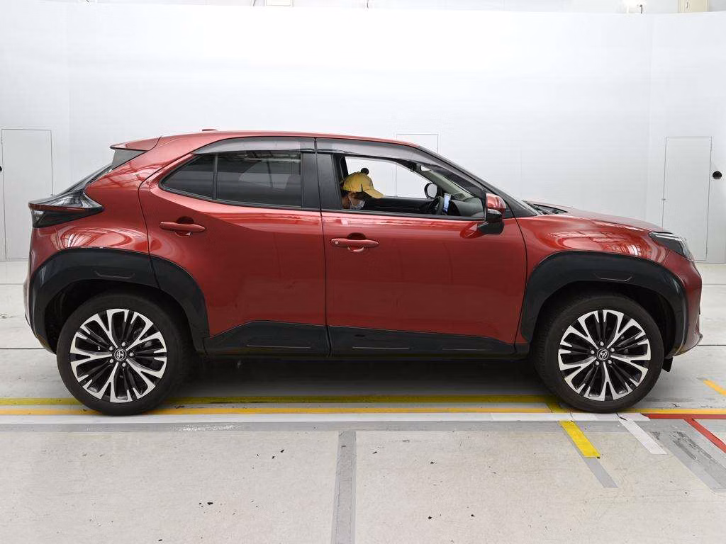 TOYOTA YARIS CROSS