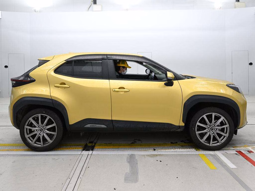 TOYOTA YARIS CROSS