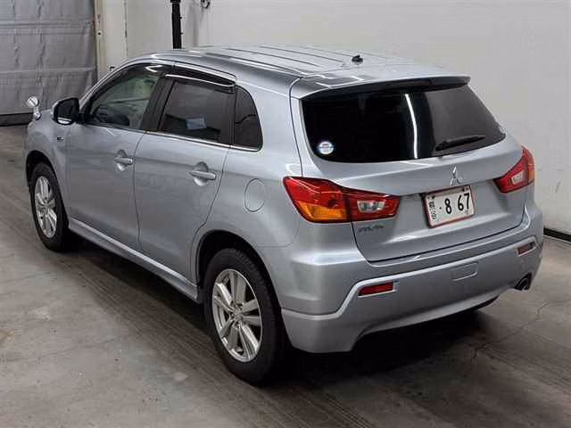 MITSUBISHI RVR