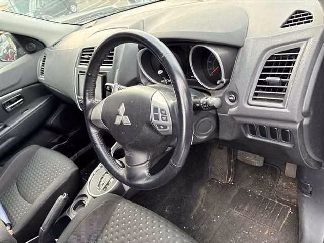 MITSUBISHI RVR