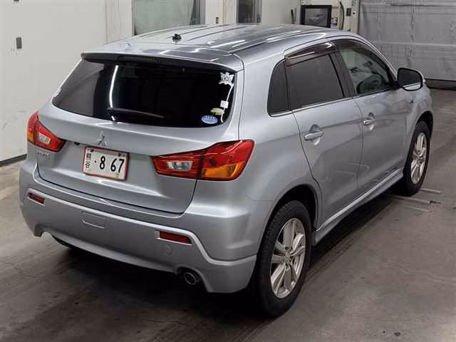 MITSUBISHI RVR