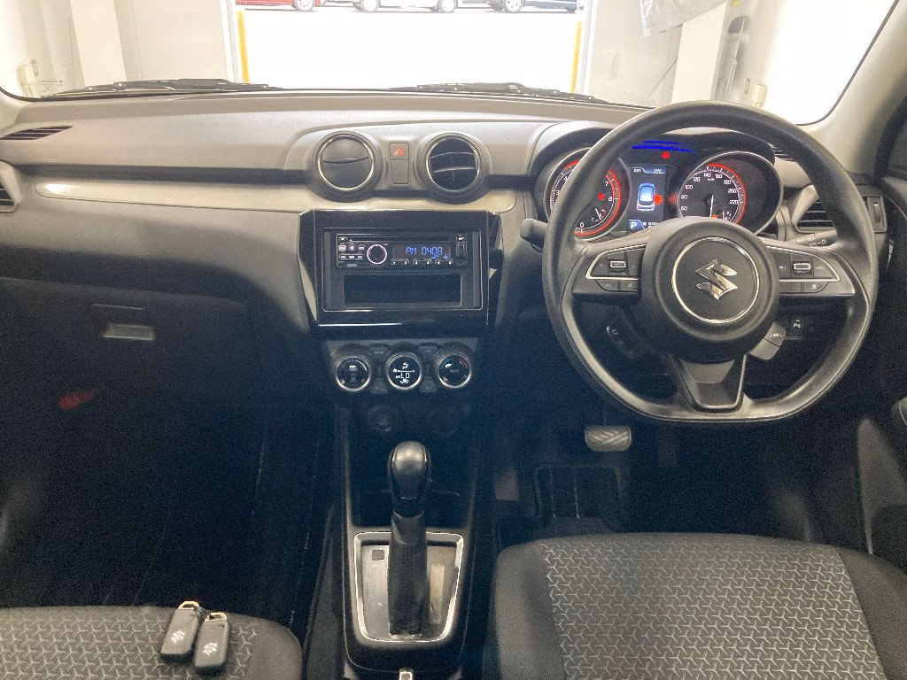 SUZUKI SWIFT