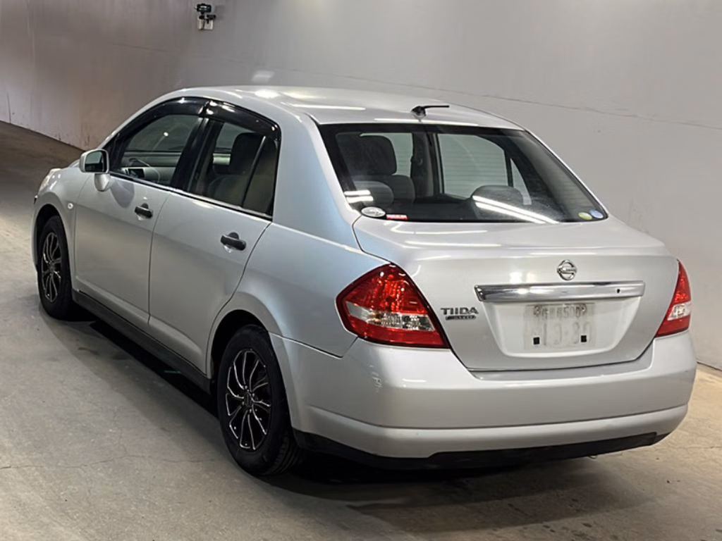 NISSAN TIIDA LATIO