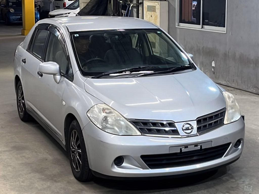 NISSAN TIIDA LATIO